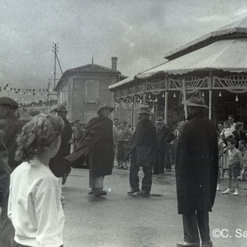 Cavalcade et fête à Châteauneuf.