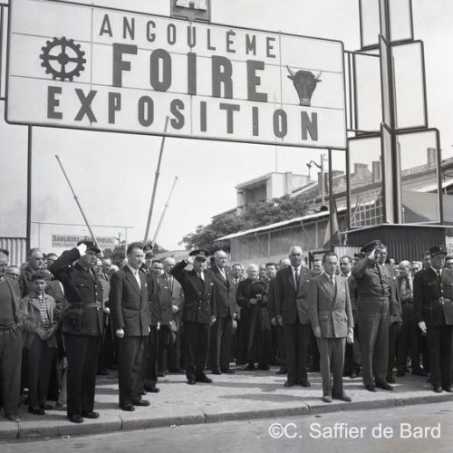 La foire exposition 1958 place du Champ de Mars à Angoulême.