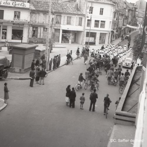 Départ d'un groupe de pêcheurs.