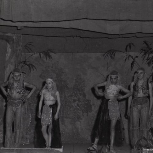 Spectacle à l'école de Montignac.