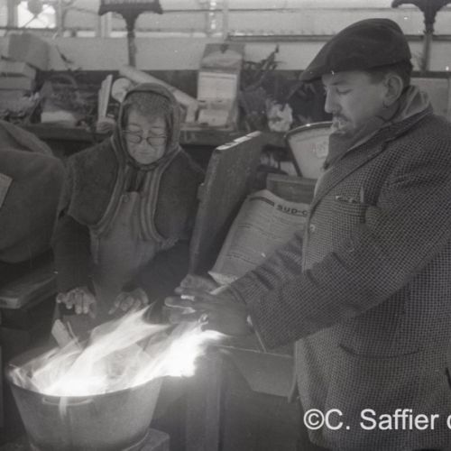 Brasero au marché couvert place des Halles.