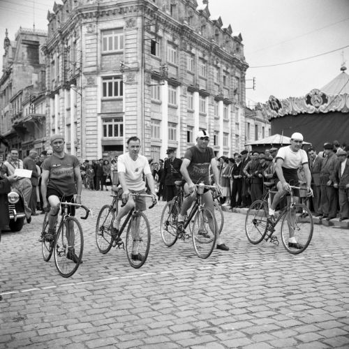 Course cycliste à Angoulême.