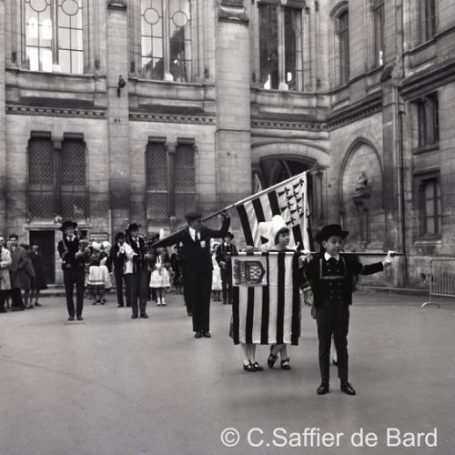 Défilé de l'Amicale des Bretons.