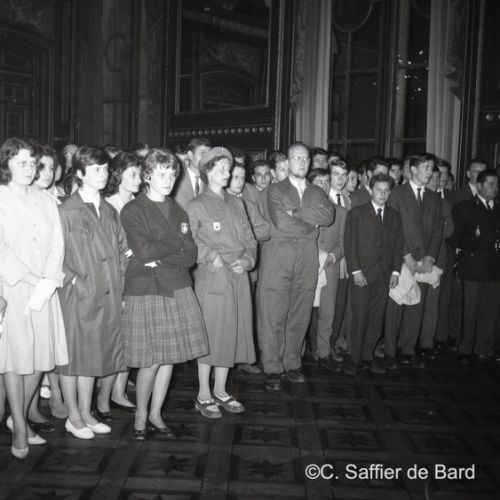 Remise de médailles de la Croix Rouge à la mairie d'Angoulême.