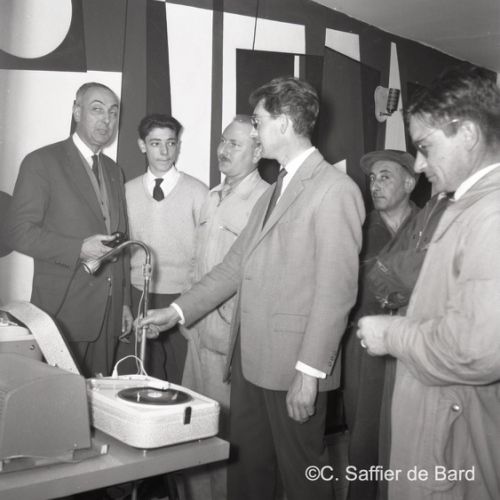 Inauguration du nouveau poste émetteur à l’Aéroclub de Bel Air. Karting place Mulac, vtrine de vêtements Bayard, escrime à la Maison du Peuple à Angoulême