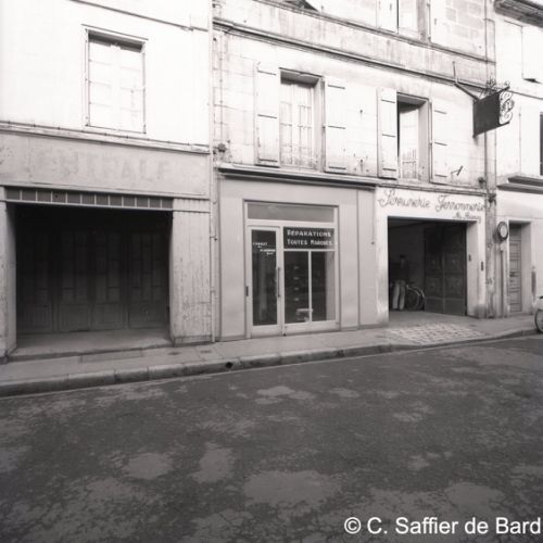 Façade du magasin Babey rue Périgueux.