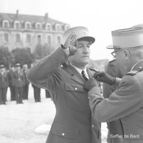 Remise de décorations au Quartier Bossu.