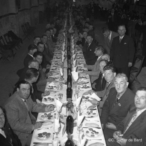 Repas d'anciens prisonniers à La Couronne.
