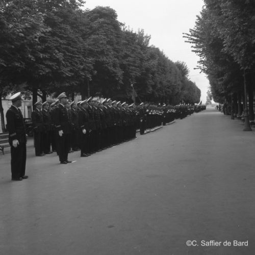Remise de décoration le 14 juillet 1954 aux Allées de New-York à Angoulême.