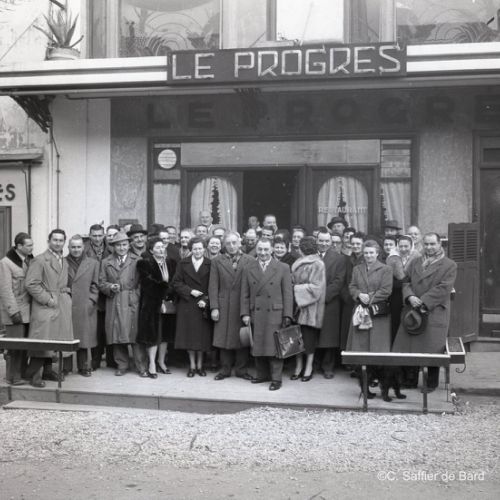 Réunion au restaurant Le Progrès.