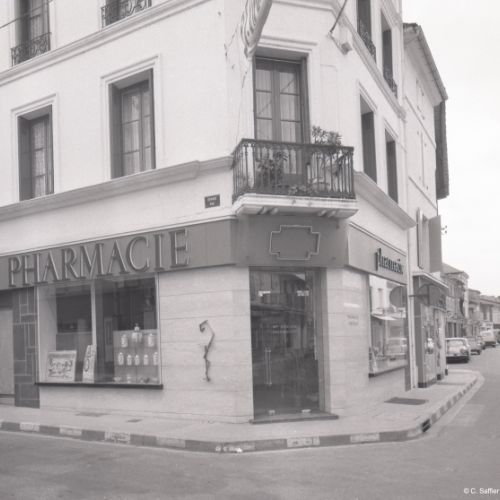 Pharmacie de La Rochefoucauld.