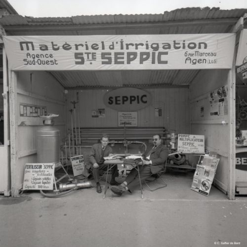 Exposants à la Foire Exposition place du Champ de Mars à Angoulême.