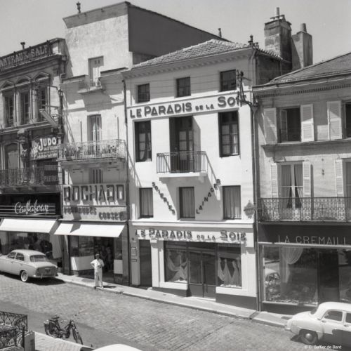 Magasin 'Le Paradis de la Soie' à Angoulême.