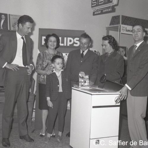 Remise de prix au le gagnant du concours organisé par M. Prévost.