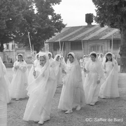 Communion à l'église de Vars.