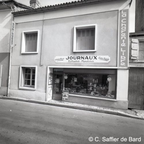 Librairie papeterie à La Couronne.