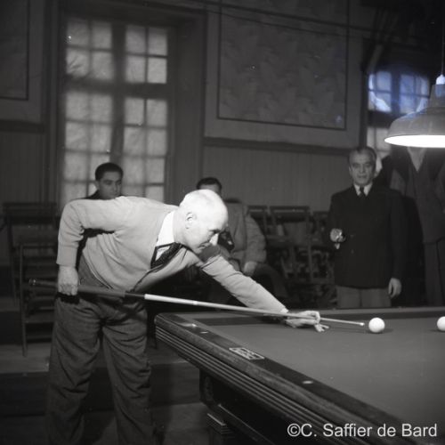 Une manche du championnat d'Europe de billard français se déroule à Angoulême.