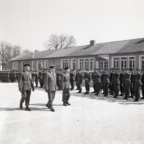 Remise de Fouragère au Camp militaire français de La Braconne.