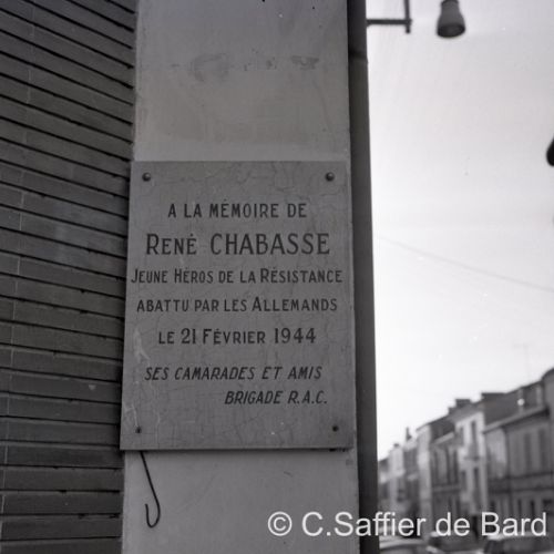 Plaque commémorative de de René Chabasse rue de Périgueux.