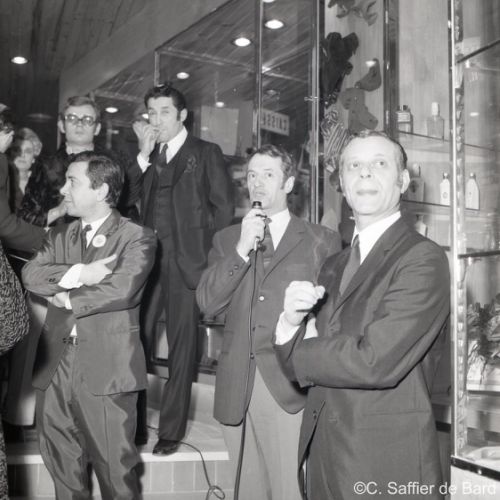 Georges Caunes commentait l'inauguration.