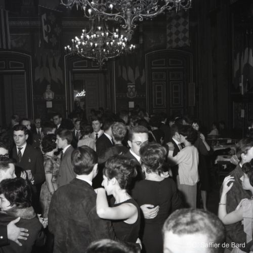 Bal du SCA dans le grand salon de l’Hôtel de Ville d’Angoulême autrefois salle de bal.