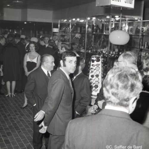 Jean Yanne à l'inauguration du Drugsore.