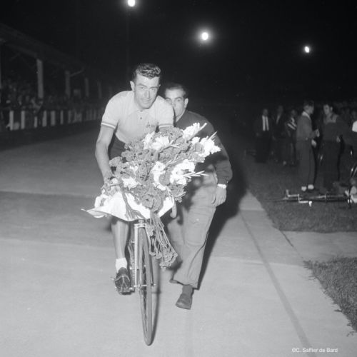 Louison Bobet au vélodrone des Alliers