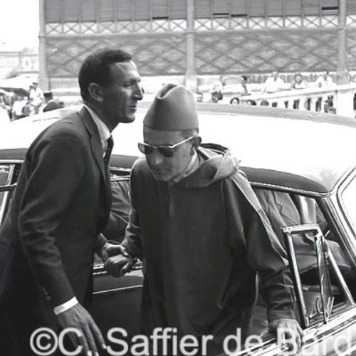 Sidi Mohammed ben Youssef, futur roi du Maroc sous le nom de Mohammed V roi du Maroc, arrive à l'Hôtel de Françe à Angoulême.