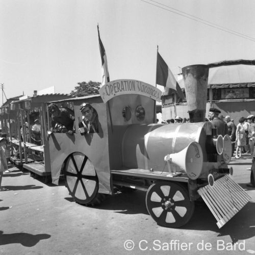 Petit train et fête du Plaineau à Châteauneuf.
