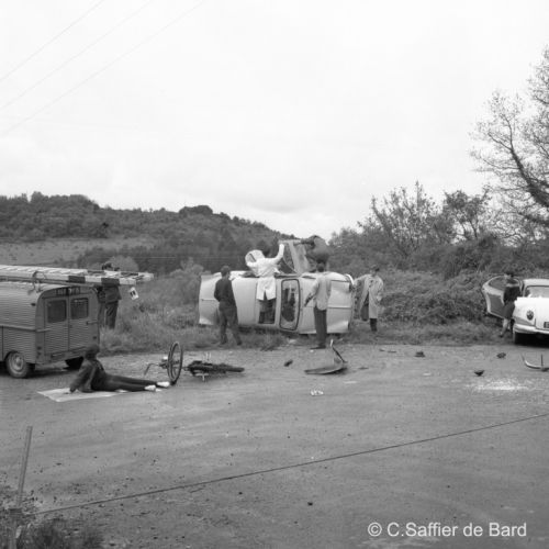 Entraînement des pompiers sur un simulacre d’accident à Puymoyen.