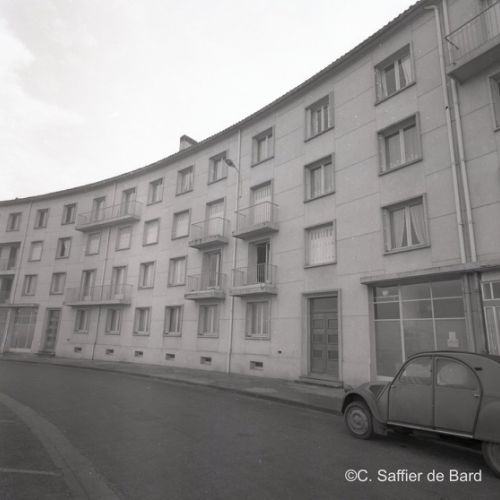 Immeuble 'Fiduciaire' àen facce de la gare d'Angoulême.