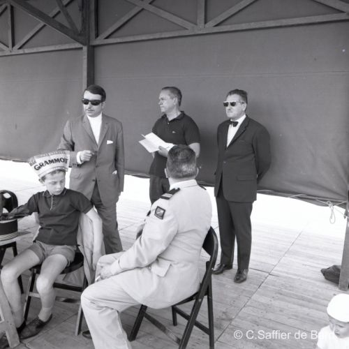 Concours hippique au Château de Lignères.
