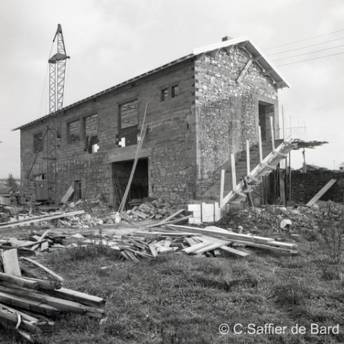 Construction de la maison paroissiale Saint Joseph à Soyaux.