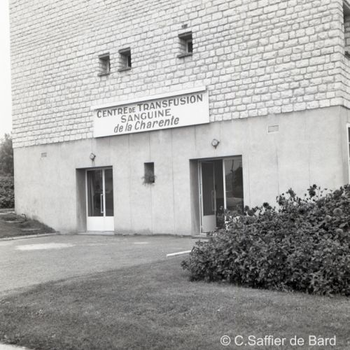 Visite au centre de transfusion sanguine d'Angoulême.